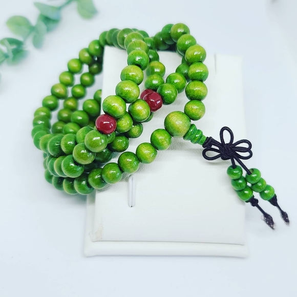 Mala 108 Bead wood bracelet/ Green - Picture 3 of 3